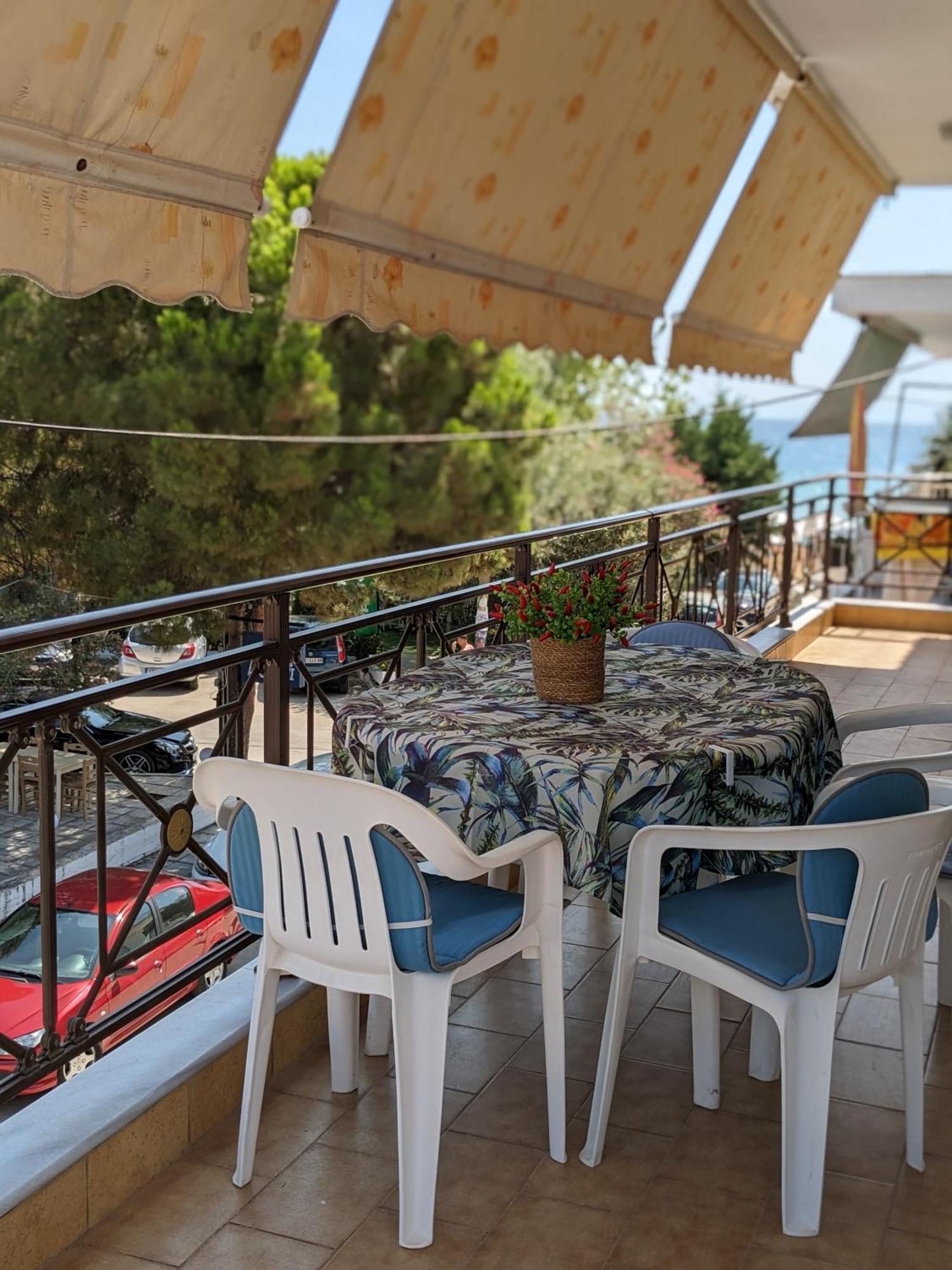 Rustic By The Sea Apartment Flogita Exterior photo